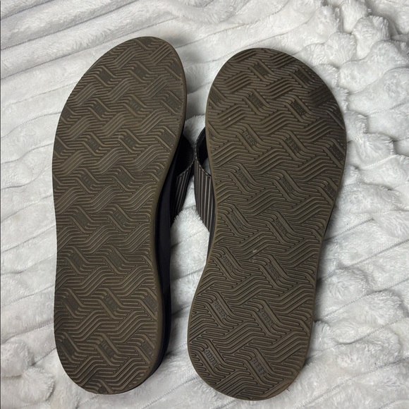 Men’s Size 12 Reef Flip Flops Phantom II EUC - Picture 3 of 6